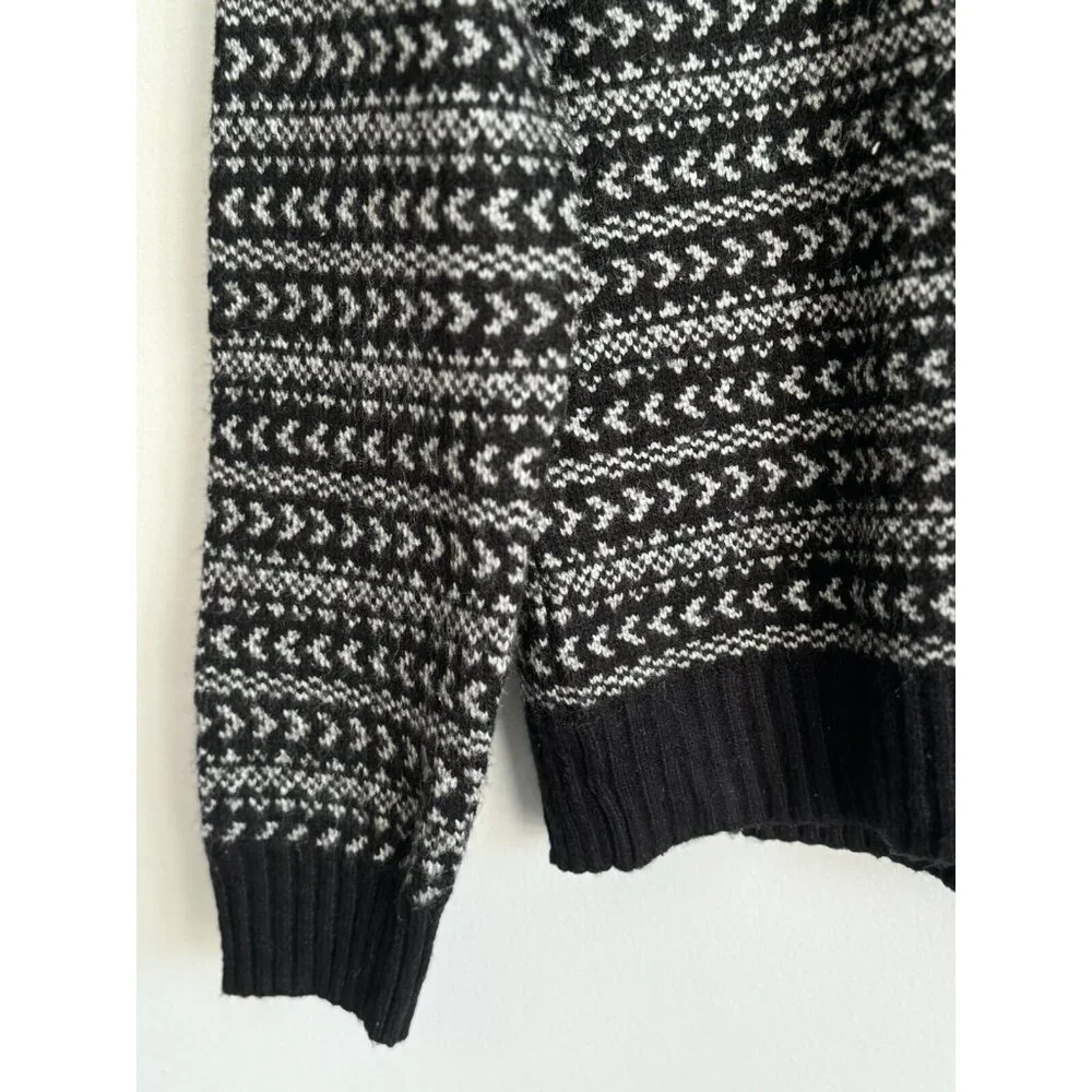Express Mens Black White Neck Nordic Fair Isle Knit Sweater Medium Crew Winter